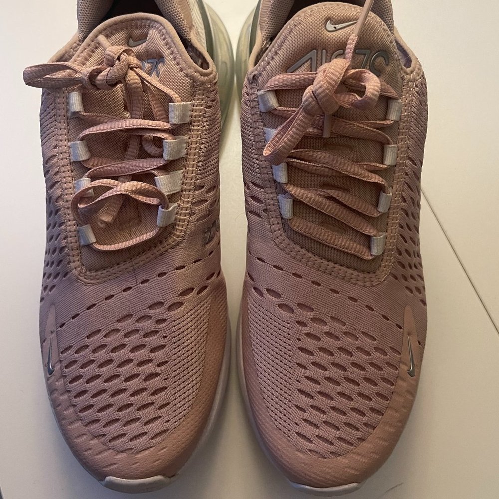 NEW Nike Sneakers